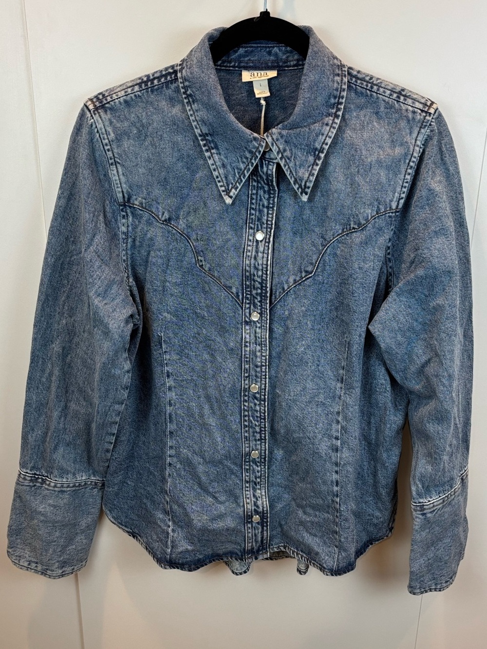 NWT a.n.a. Stone Wash Denim Shirt Pearl Snaps Women's L Western Cowgirl Rodeo